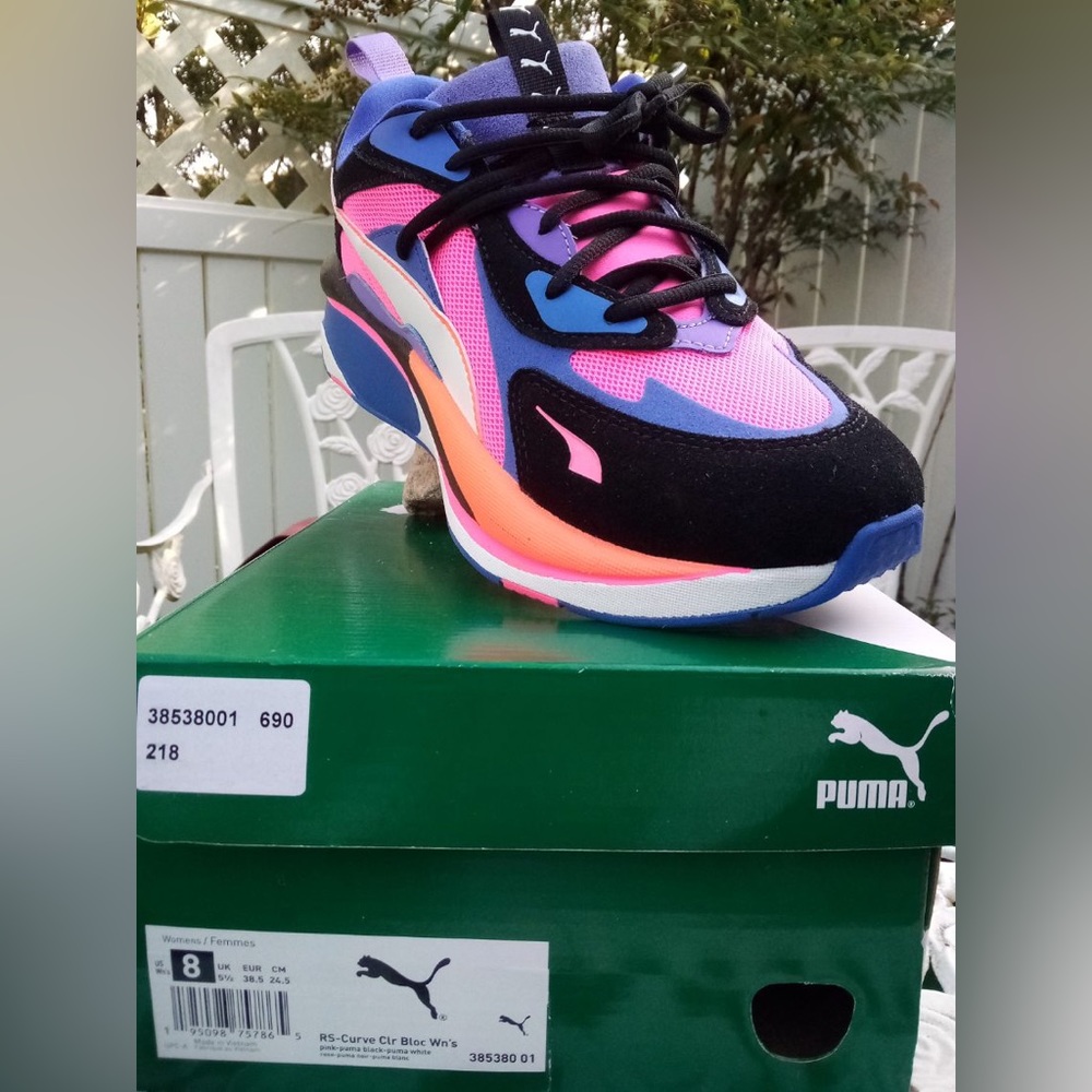 Women’s sneakers